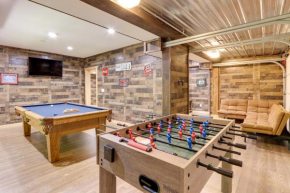 Private Ellijay Cabin with Hot Tub and Amenities!